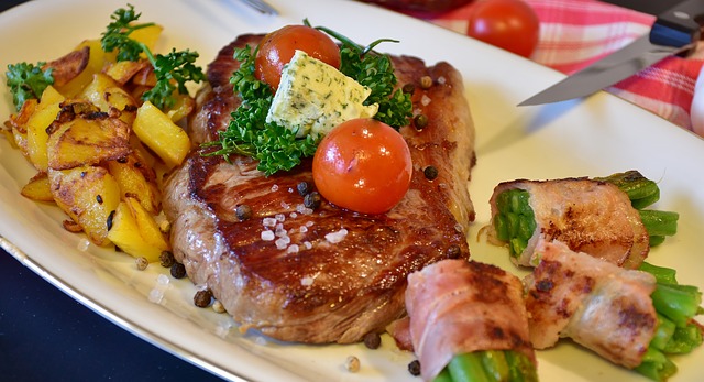 steak se zeleninou